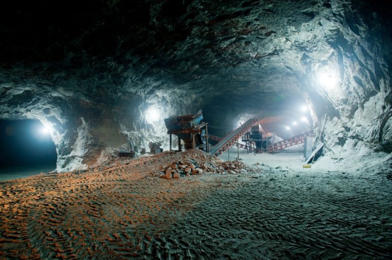 Underground mining image